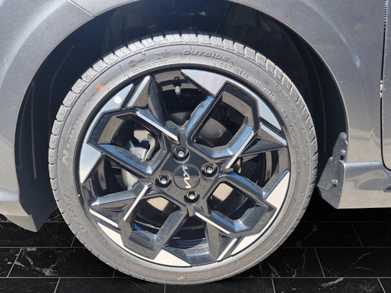 Vehicle image 10 Vehicle image 10