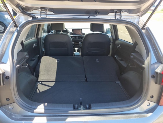 Vehicle image 9 Vehicle image 9