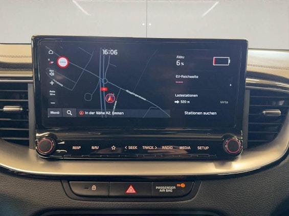 Vehicle image 14 Vehicle image 14