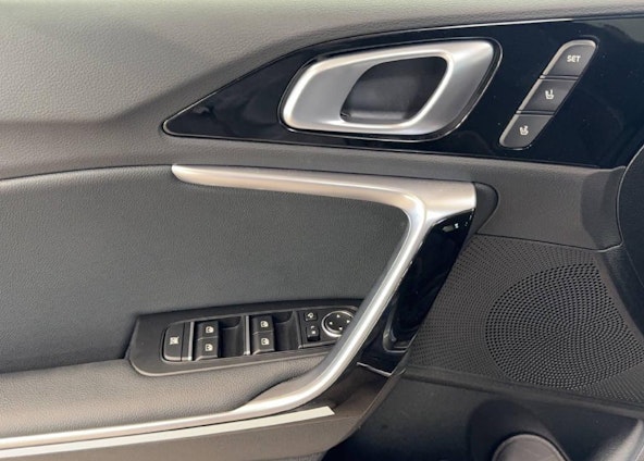 Vehicle image 12 Vehicle image 12