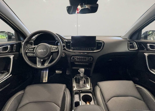 Vehicle image 13 Vehicle image 13