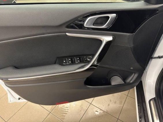 Vehicle image 11 Vehicle image 11