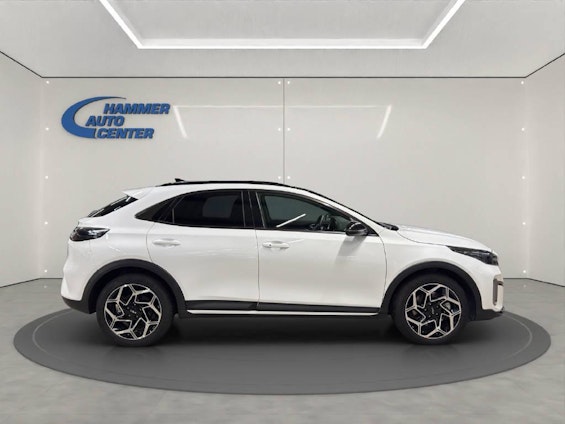 Vehicle image 4 Vehicle image 4