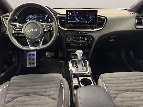 Vehicle image 15 Vehicle image 15