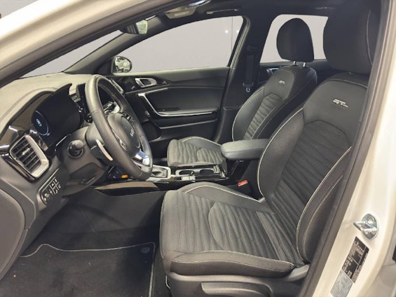 Vehicle image 14 Vehicle image 14