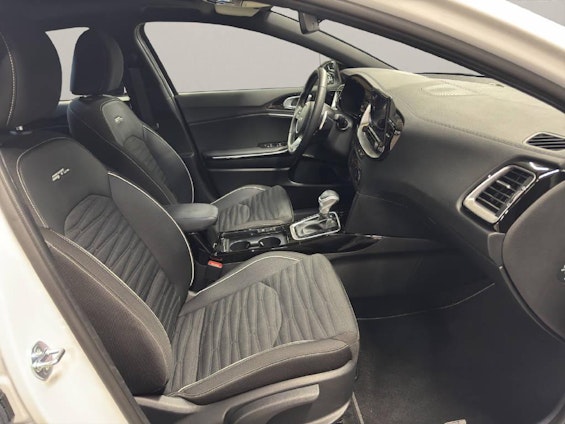 Vehicle image 9 Vehicle image 9