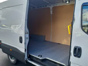 Iveco Daily 35S18HA8V Kaw.3520L H1.9 3.0 HPI 176