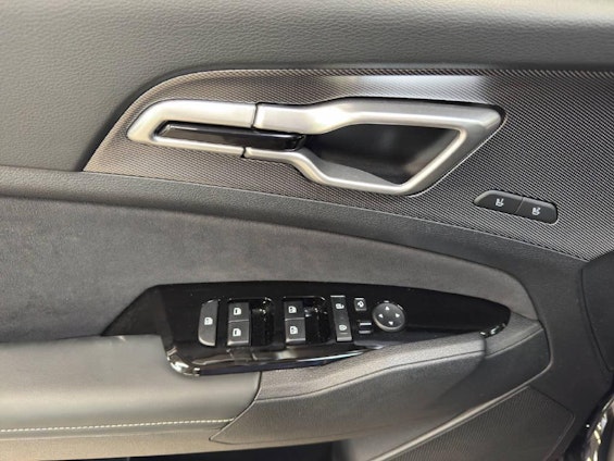 Vehicle image 13 Vehicle image 13