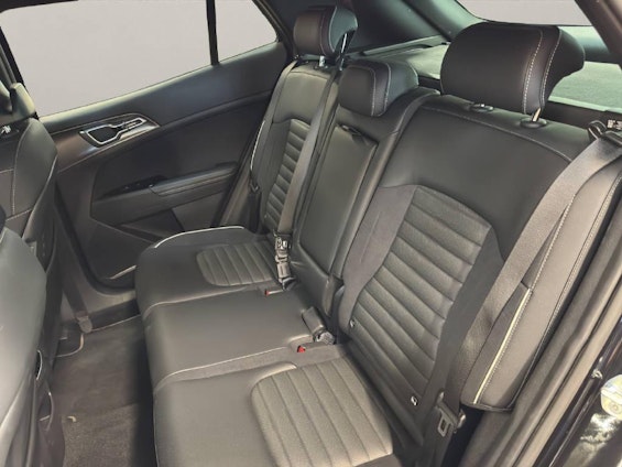 Vehicle image 8 Vehicle image 8