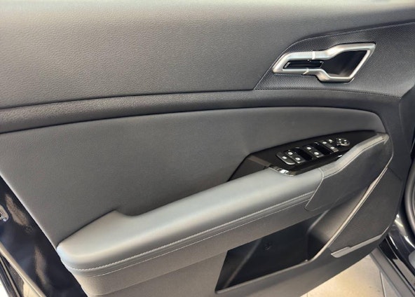 Vehicle image 8 Vehicle image 8