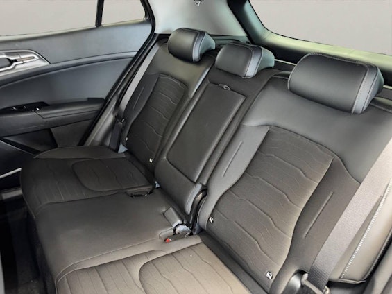 Vehicle image 15 Vehicle image 15