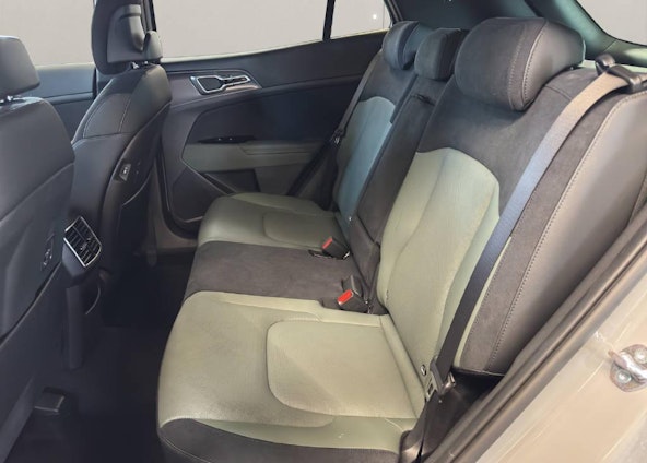 Vehicle image 9 Vehicle image 9