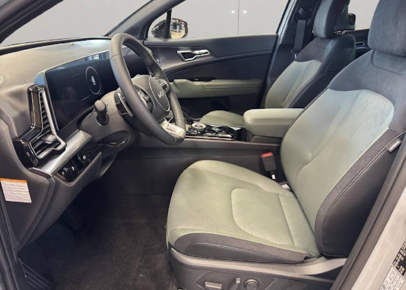 Vehicle image 15 Vehicle image 15