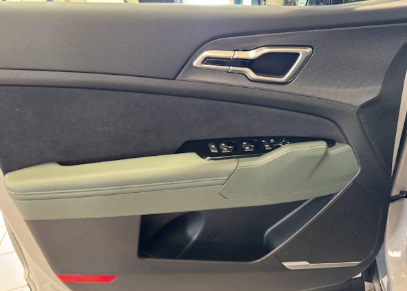 Vehicle image 8 Vehicle image 8