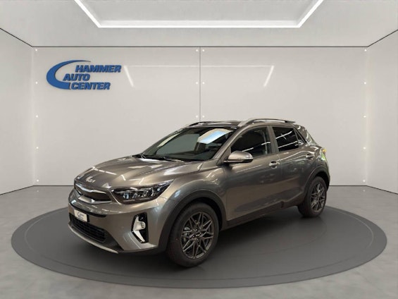 First vehicle image
