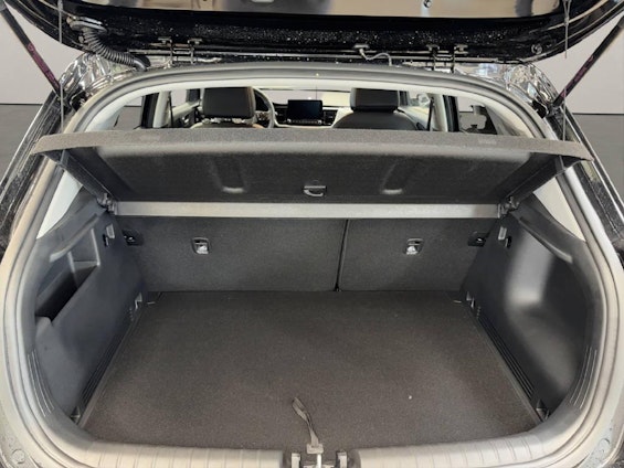 Vehicle image 14 Vehicle image 14