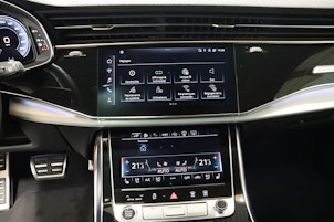 Vehicle image AUDI Q8 3.0 55 TFSI e quattro T-Tronic