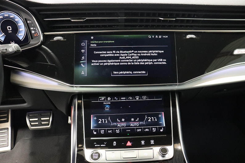 Vehicle image AUDI Q8