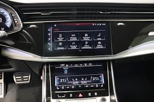 Vehicle image AUDI Q8 3.0 55 TFSI e quattro T-Tronic