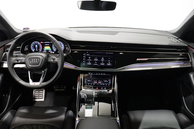 Vehicle image AUDI Q8
