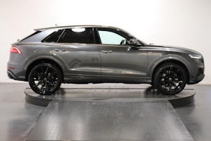 Vehicle image AUDI Q8 3.0 55 TFSI e quattro T-Tronic