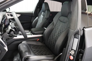 Vehicle image AUDI Q8 3.0 55 TFSI e quattro T-Tronic