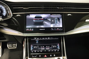 Vehicle image AUDI Q8 3.0 55 TFSI e quattro T-Tronic