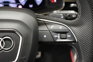 Vehicle image AUDI Q8 3.0 55 TFSI e quattro T-Tronic