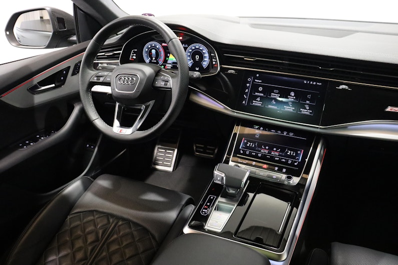 Vehicle image AUDI Q8