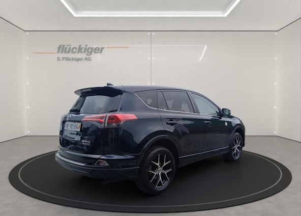 Vehicle image 4 Vehicle image 4