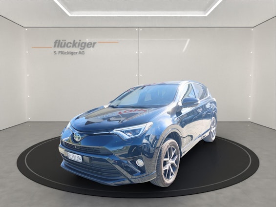 First vehicle image