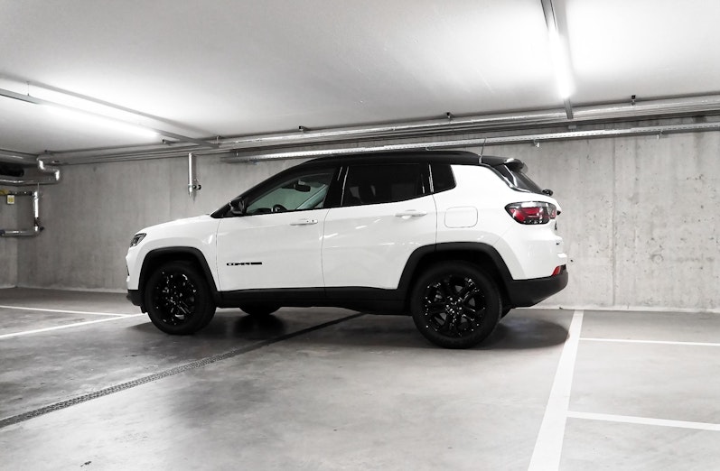 Vehicle image JEEP COMPASS