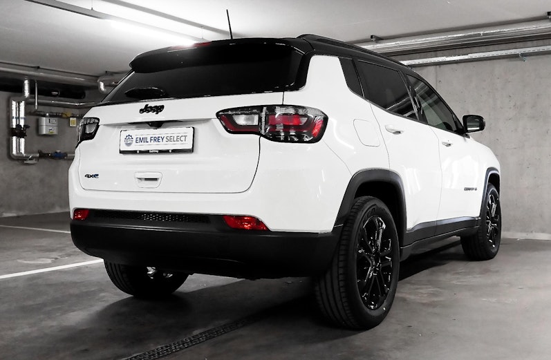 Vehicle image JEEP COMPASS