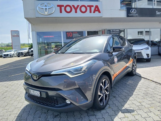 First vehicle image