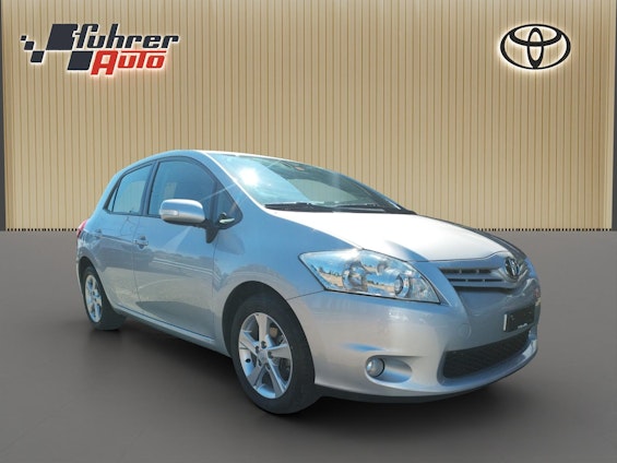 First vehicle image