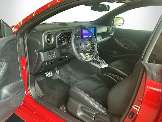 Vehicle image 6