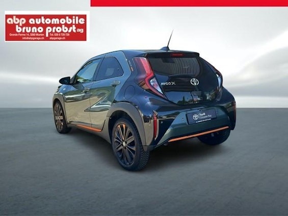 Vehicle image 8