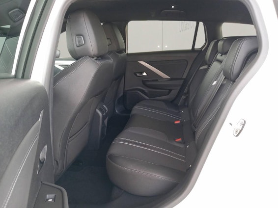 Vehicle image 9 Vehicle image 9