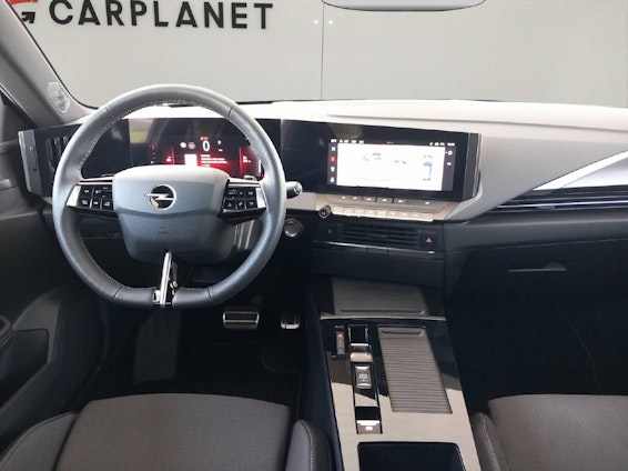 Vehicle image 4 Vehicle image 4