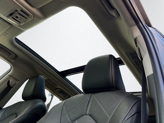 Vehicle image 15 Vehicle image 15