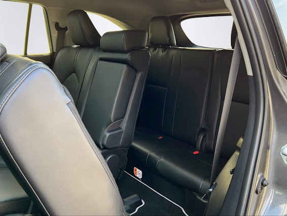 Vehicle image 14 Vehicle image 14