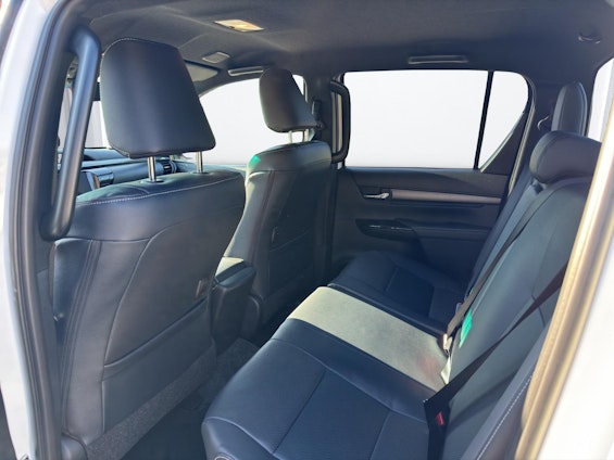 Vehicle image 14 Vehicle image 14