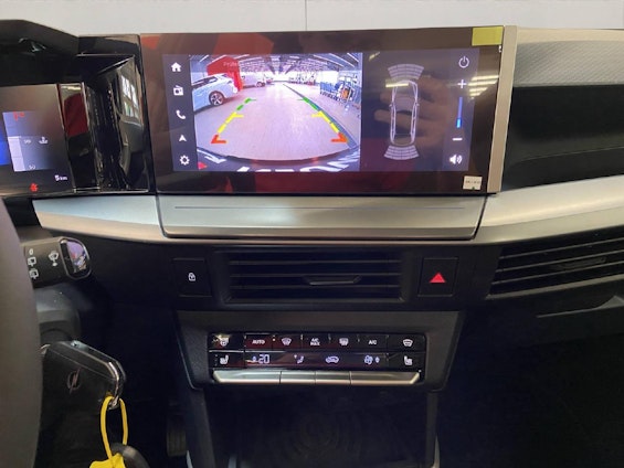 Vehicle image 7 Vehicle image 7