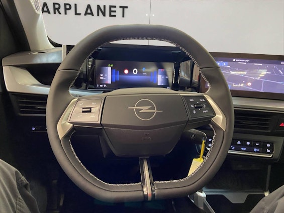 Vehicle image 8 Vehicle image 8