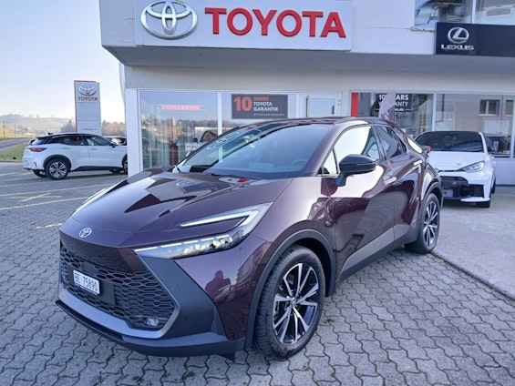 First vehicle image