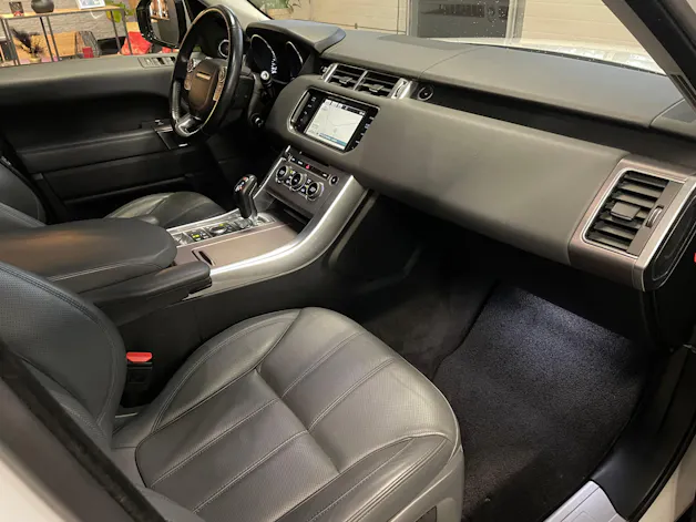 Land Rover Range Rover Sport 3.0 V6 SC SE Automatic