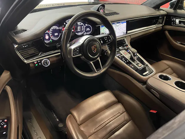Porsche Panamera Turbo Sport Turismo PDK