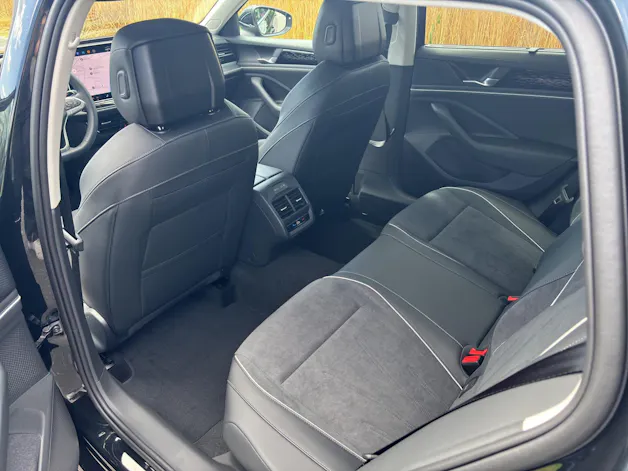 VW Passat Variant 2.0 TDI evo Elegance DSG