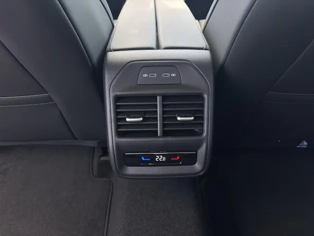 VW Passat Variant 2.0 TDI evo Elegance DSG