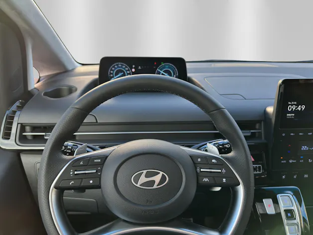 Hyundai Staria Pr. 1.6 HEV Amplia